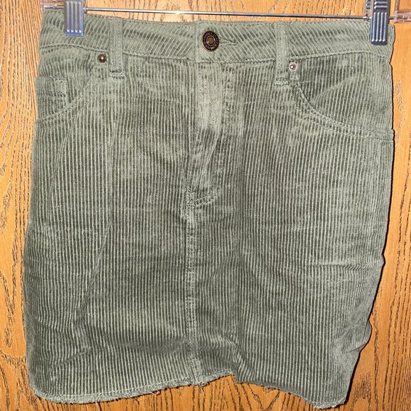 Tank tops, Skirts, Headbands, Shorts, Jeans, Pants - Picture 6 of 8